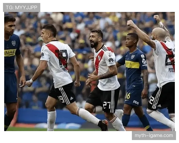 秘鲁队战术调整显成效,主场逆转取胜提振士气 秘鲁队战术调整显成效,主场逆转取胜提振士气