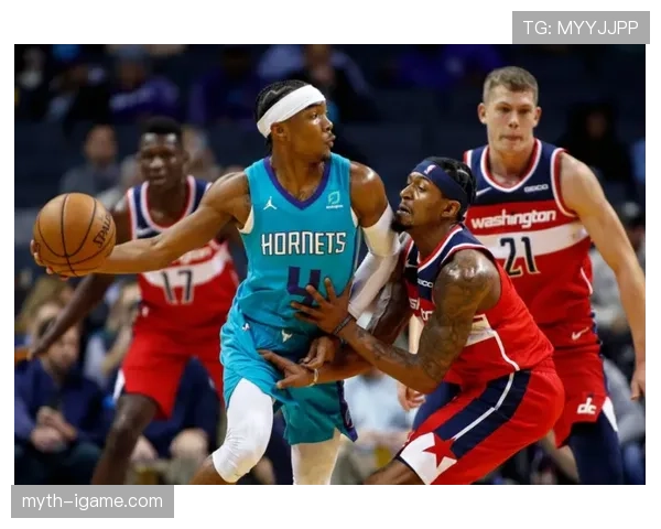 西布朗球迷热情助威，新赛季表现值得期待