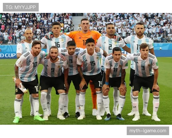 斯卡洛尼与球员关系日益紧密，团队凝聚力助推阿根廷国家队再创佳绩