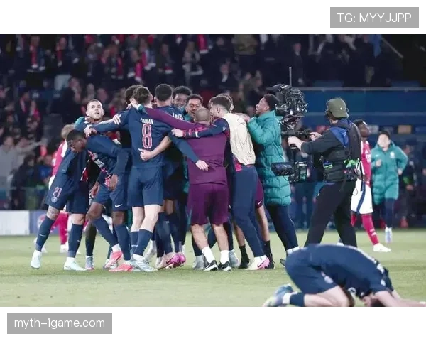 阿什拉夫防守坚如磐石，助力球队斩获胜利